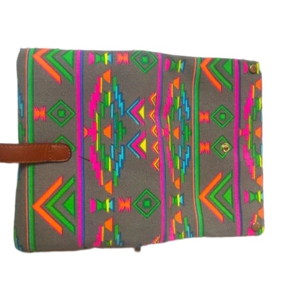Street Level Leather Strap Southwestern Style Multi-Compartment Bifold Wallet - Picture 3 of 7